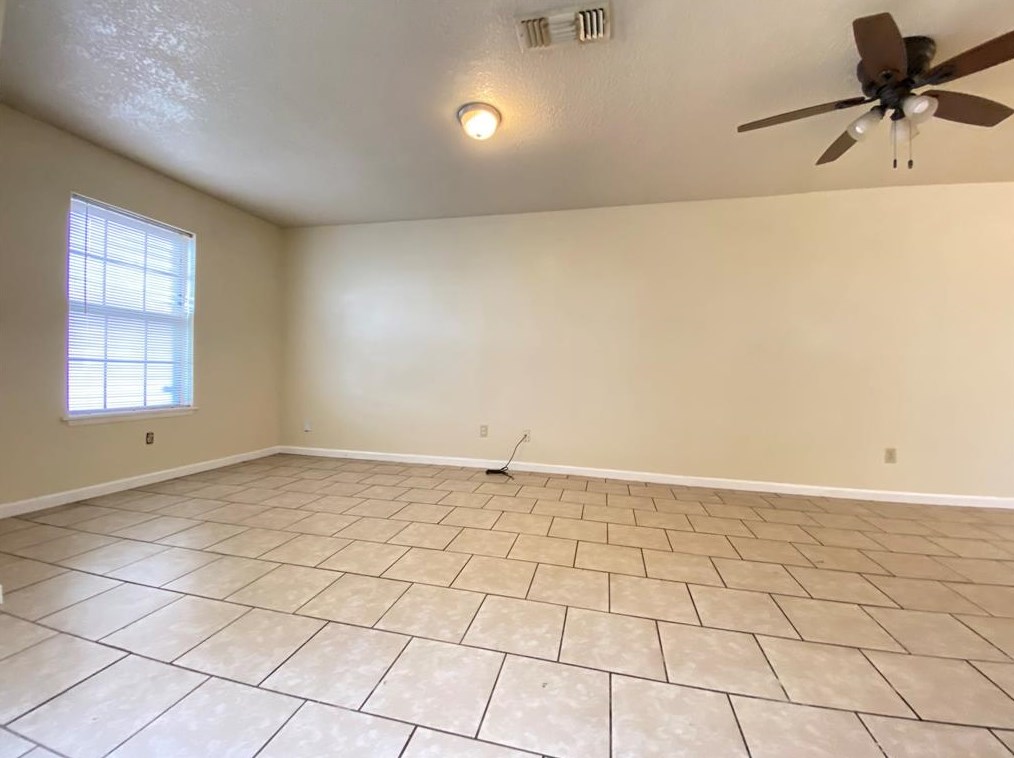2411 53rd St, Galveston, TX 77551