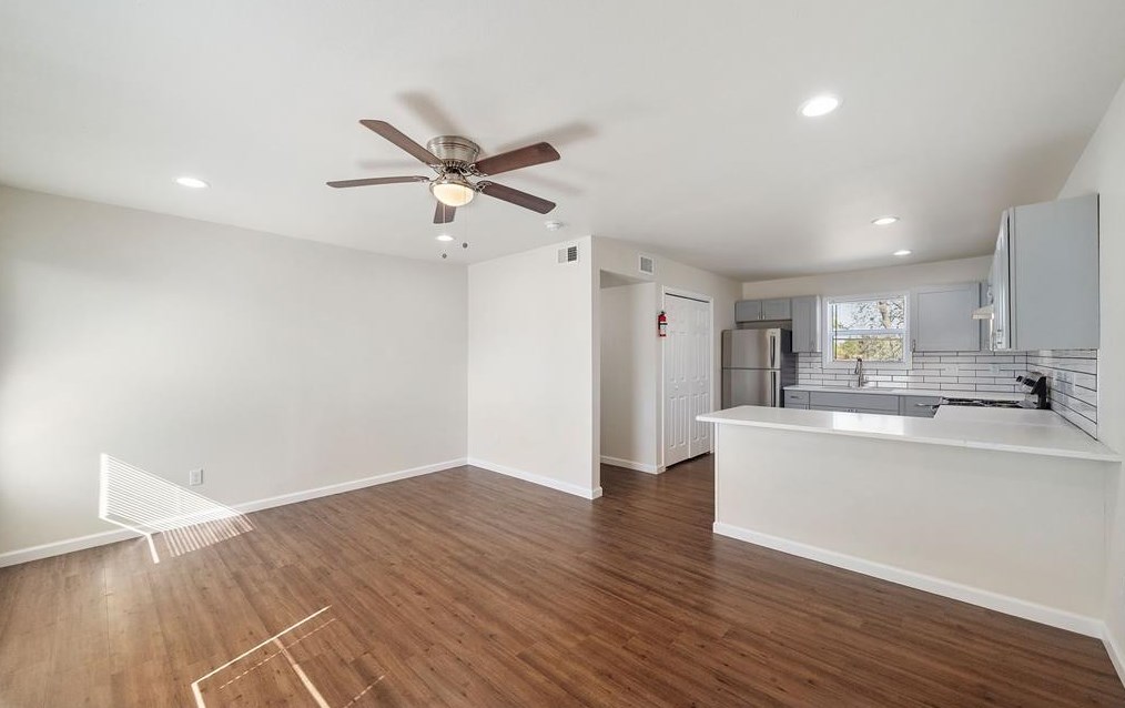 6403 Sloan St #16, Houston, TX 77087