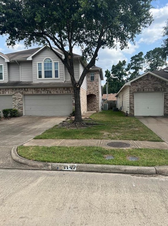 1147 Eden Park Ln, Houston, TX 77018