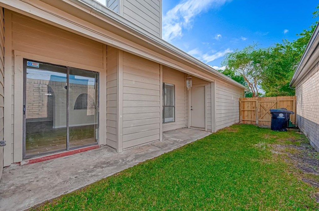 12822 Westpark Dr, Houston TX  77082-3950 exterior