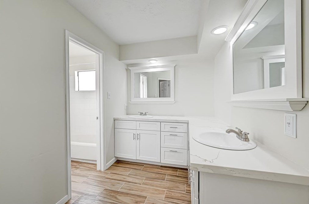 12822 Westpark Dr, Houston TX  77082-3950 exterior