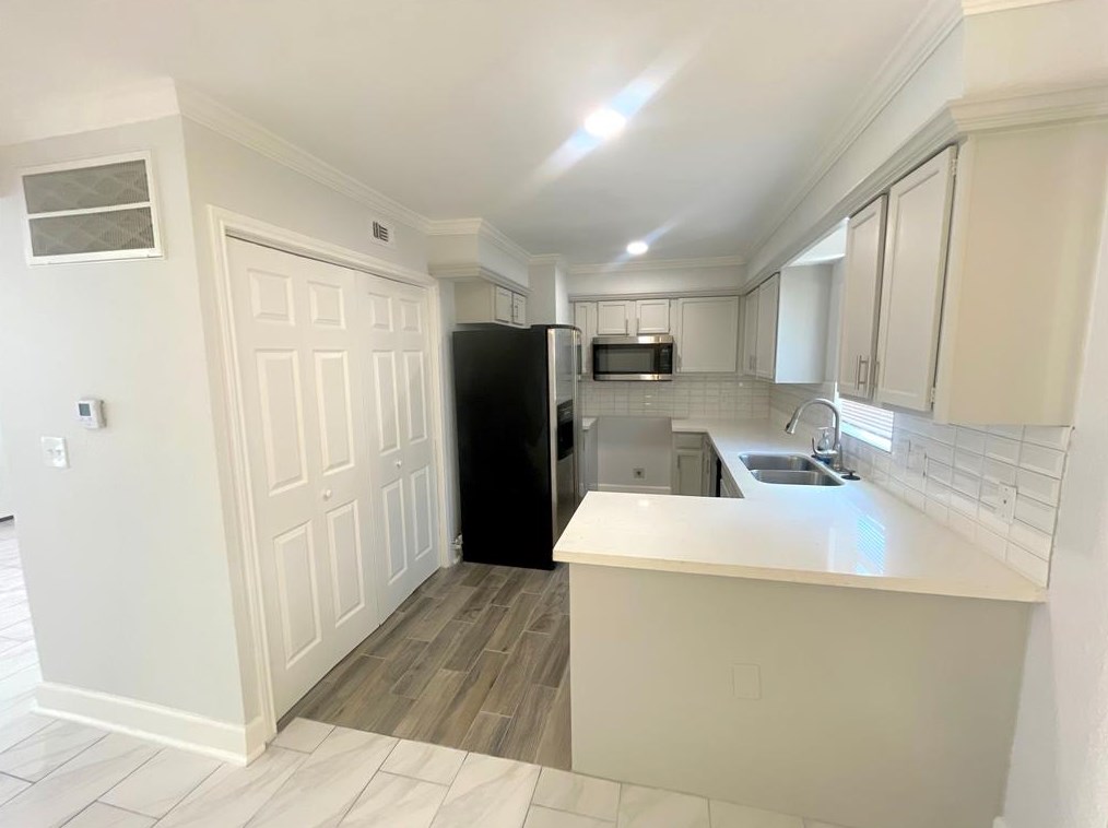 1221 Cedar Post Ln #8b, Houston, TX