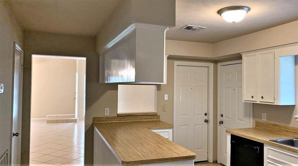 75 Summer Crest Cir, Spring TX  77381-2965 exterior
