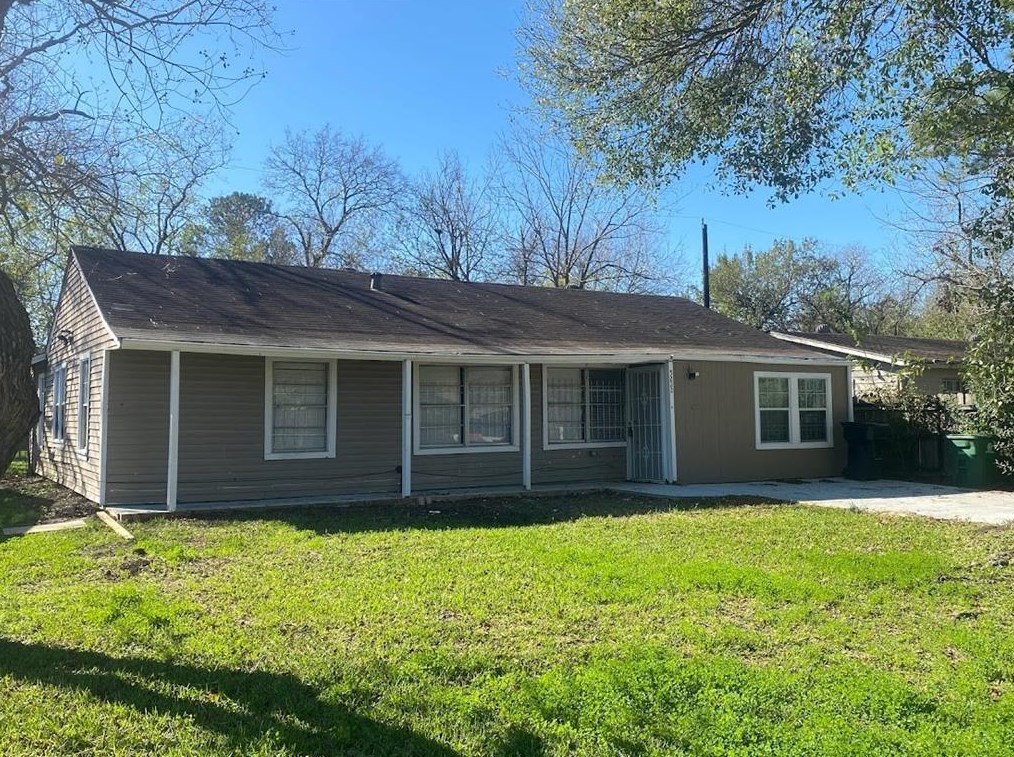 5222 Lyndhurst Dr, Houston TX  77033-2908 exterior