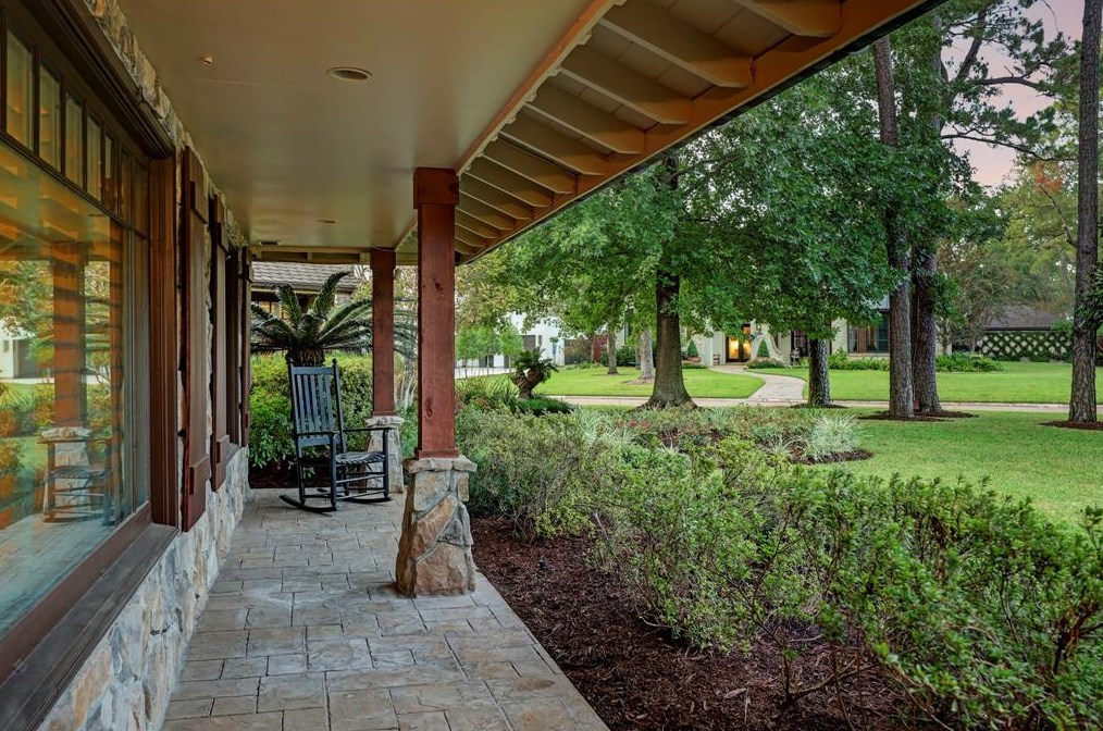 147 Knipp Rd, Houston TX  77024-5023 exterior