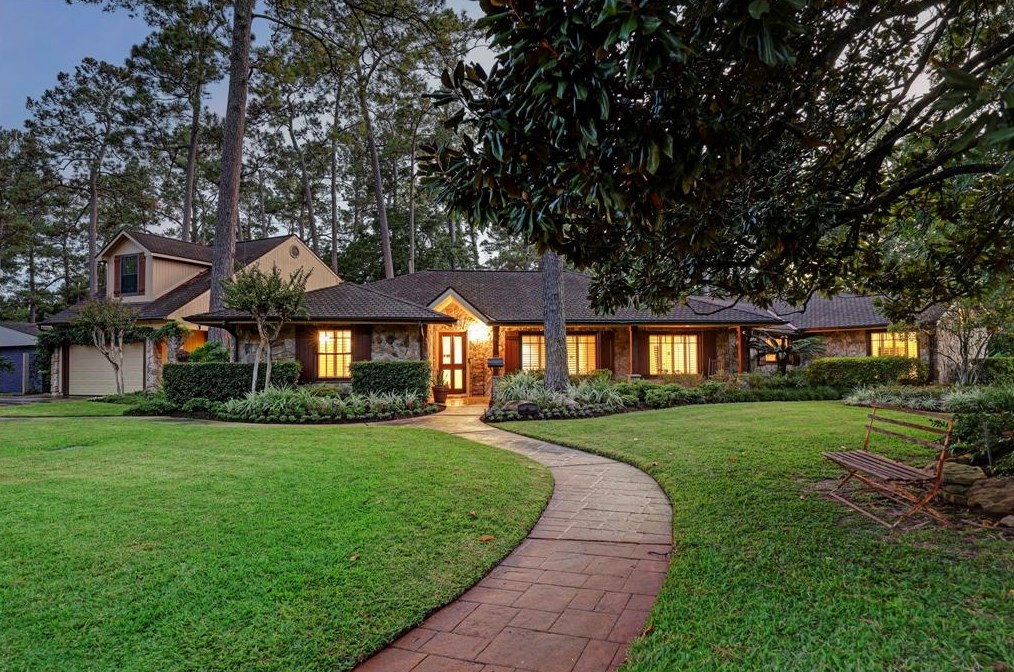 147 Knipp Rd, Houston TX  77024-5023 exterior