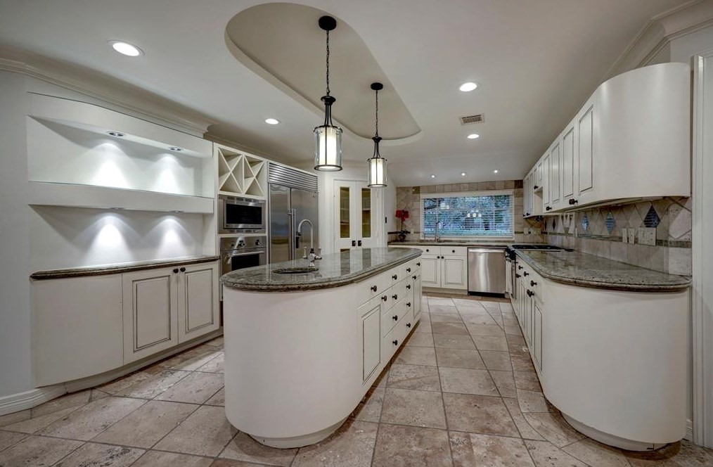 147 Knipp Rd, Houston TX  77024-5023 exterior