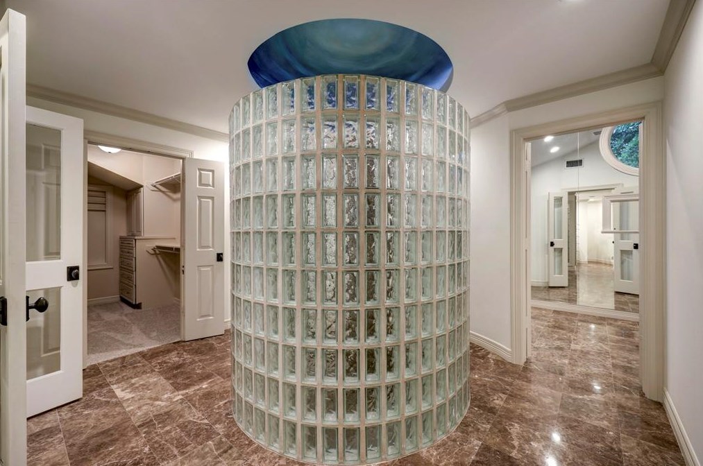 147 Knipp Rd, Houston TX  77024-5023 exterior