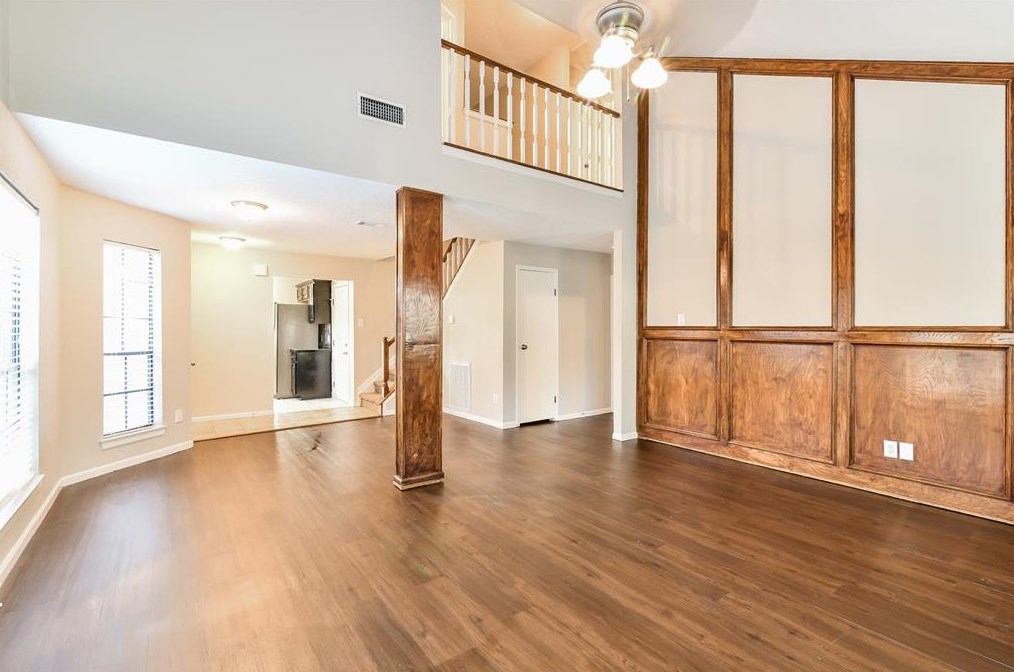 7722 High Village Dr, Houston, TX 77095