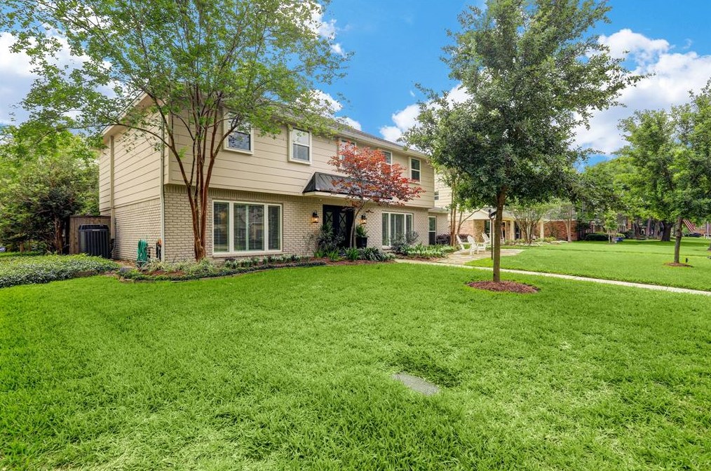 14823 Oak Bend Dr, Houston, TX 77079-6319
