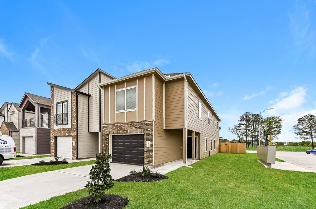 15263 Estrella W, Houston, TX 77073