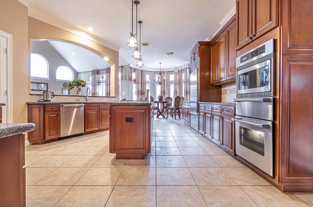 8123 Cranbrook Holw Ln, Houston TX  77095-4946 exterior