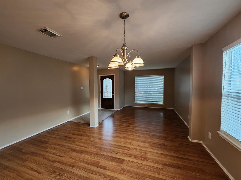 7275 Caracara Dr, Houston, TX 77040