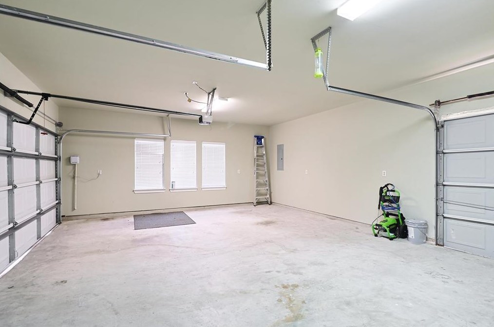 33334 Winsford St, Fulshear TX 77441-4040 exterior