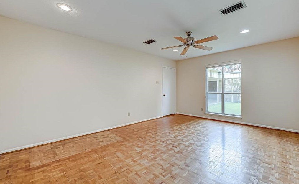 5626 Jackwood, Houston TX  77074-7738 exterior