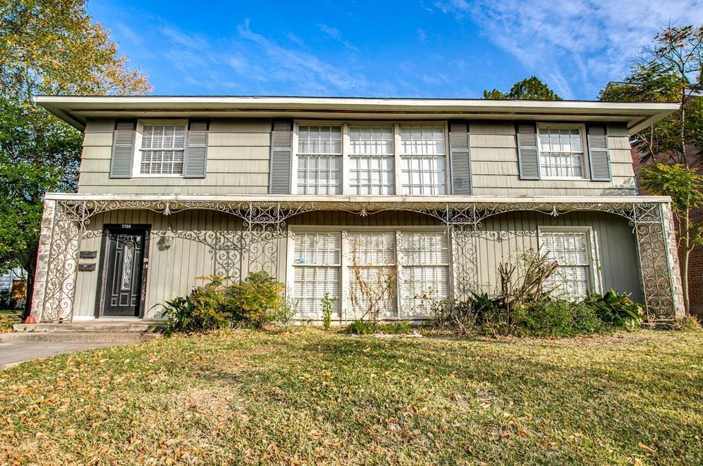 1750 Wroxton Ct, Houston, TX 77005-1789
