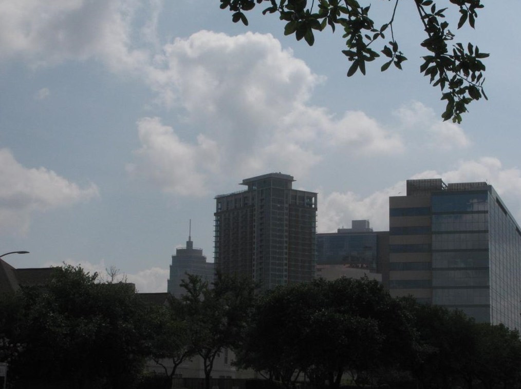 1750 Wroxton Ct, Houston TX  77005-1717 exterior