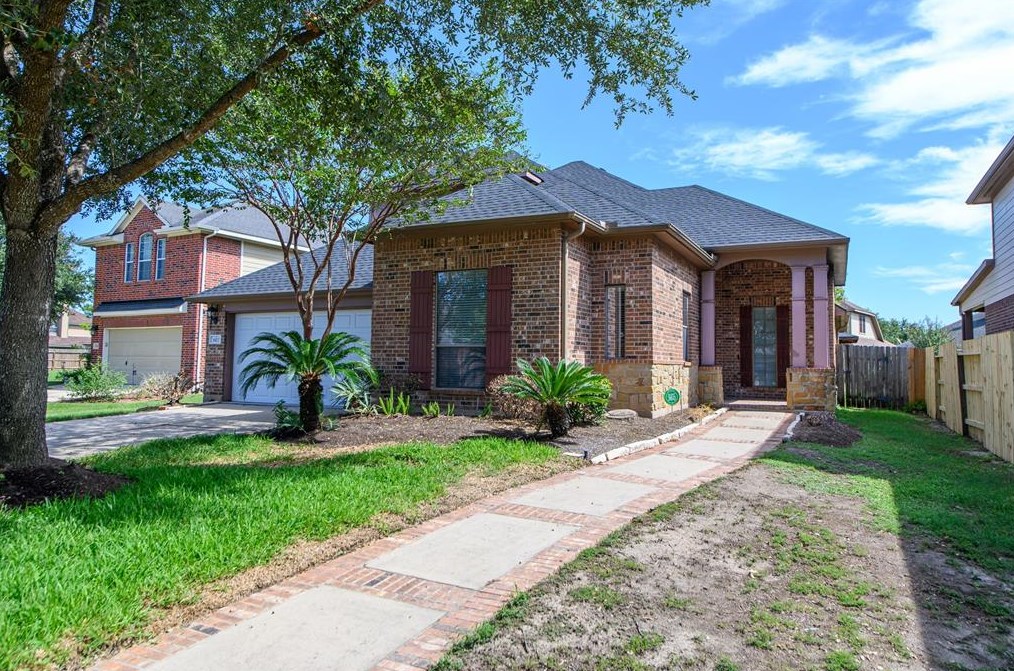 8107 Whisper Point Dr, Houston, TX 77040-6090