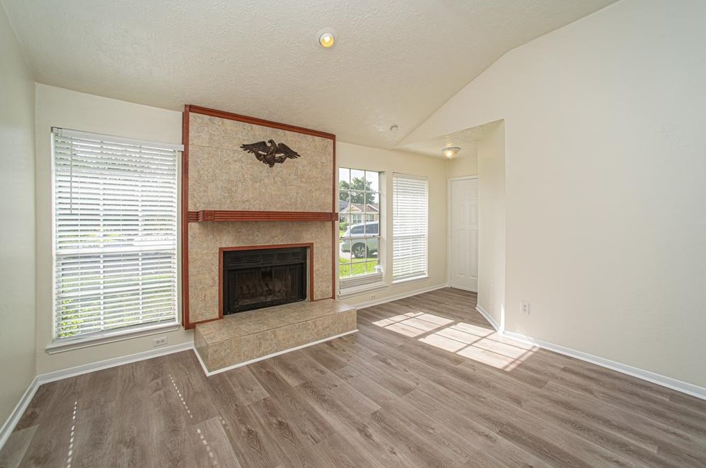 16906 Canary St, Conroe, TX 77385