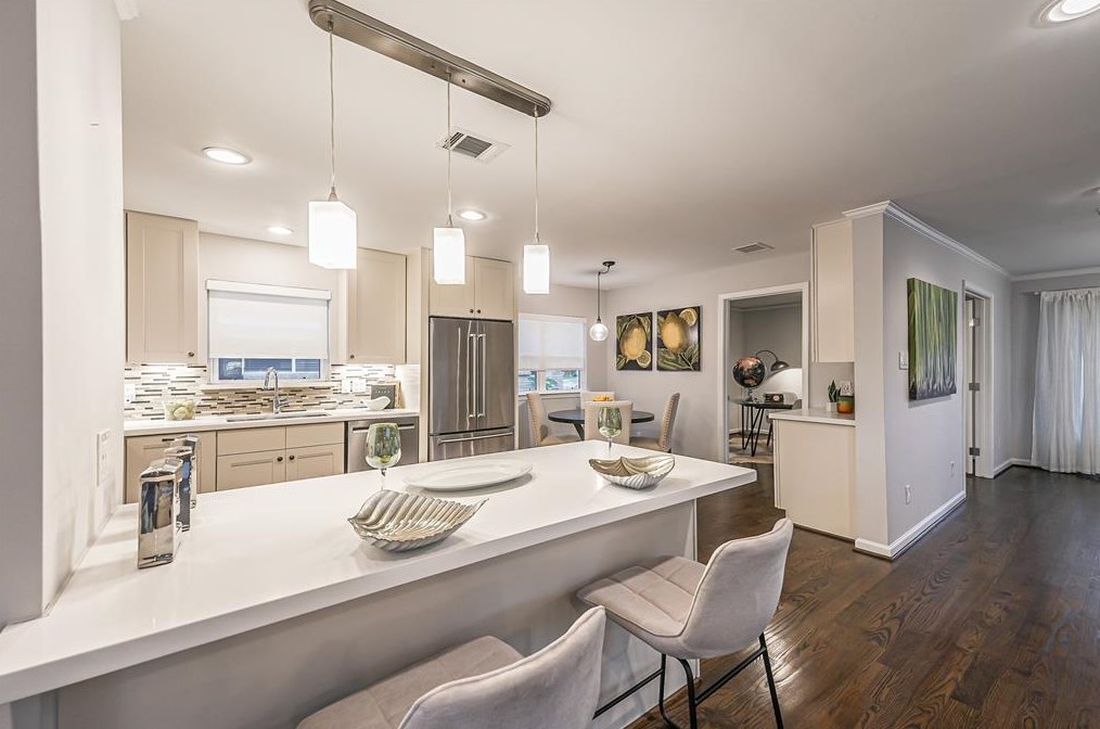 4935 Cheena Dr, Houston TX  77096-4221 exterior