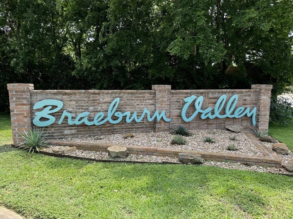 7810 Nairn St, Houston, TX 77074-5321