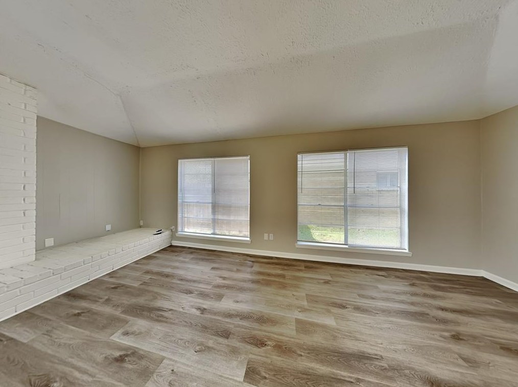 6826 Blue Ridge Dr, Richmond, TX 77469