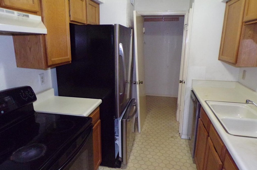 9700 Leawood Blvd, Houston TX  77099-2531 exterior