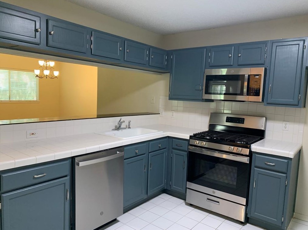 75 Rockridge Dr, Spring TX  77381-3239 exterior