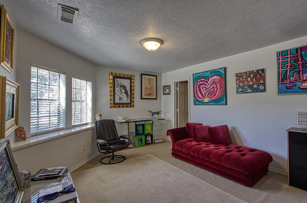 17502 Sandy Clf Dr, Houston TX  77090-2061 exterior
