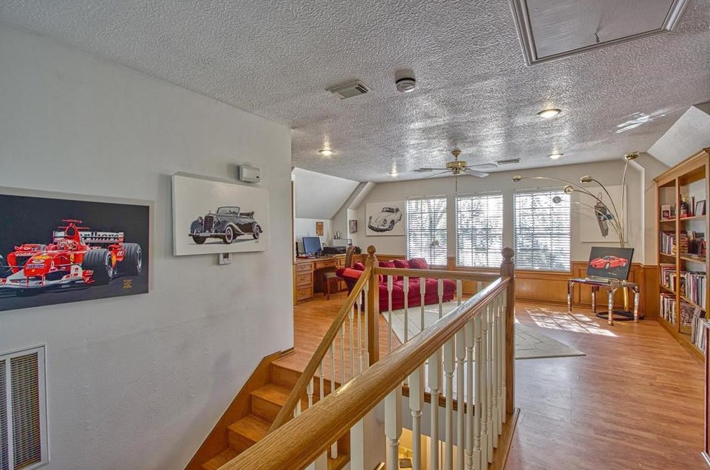17502 Sandy Cliffs Dr, Houston TX  77090-2064 exterior