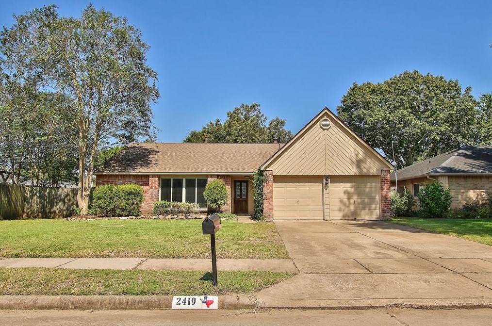 2419 Glen Haven Ln, Richmond, TX 77406