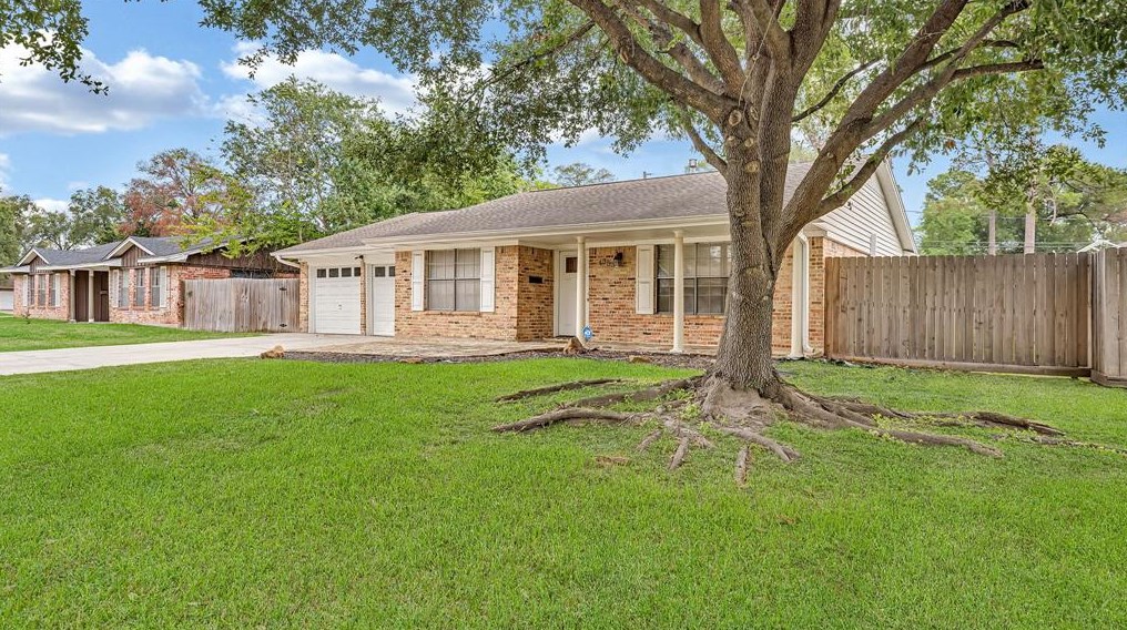 435 Castlebar Ct, Houston TX  77015-3051 exterior