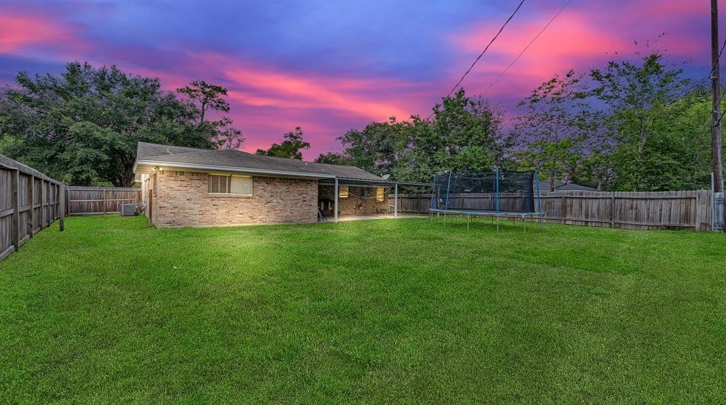 435 Castlebar Ct, Houston TX  77015-3051 exterior