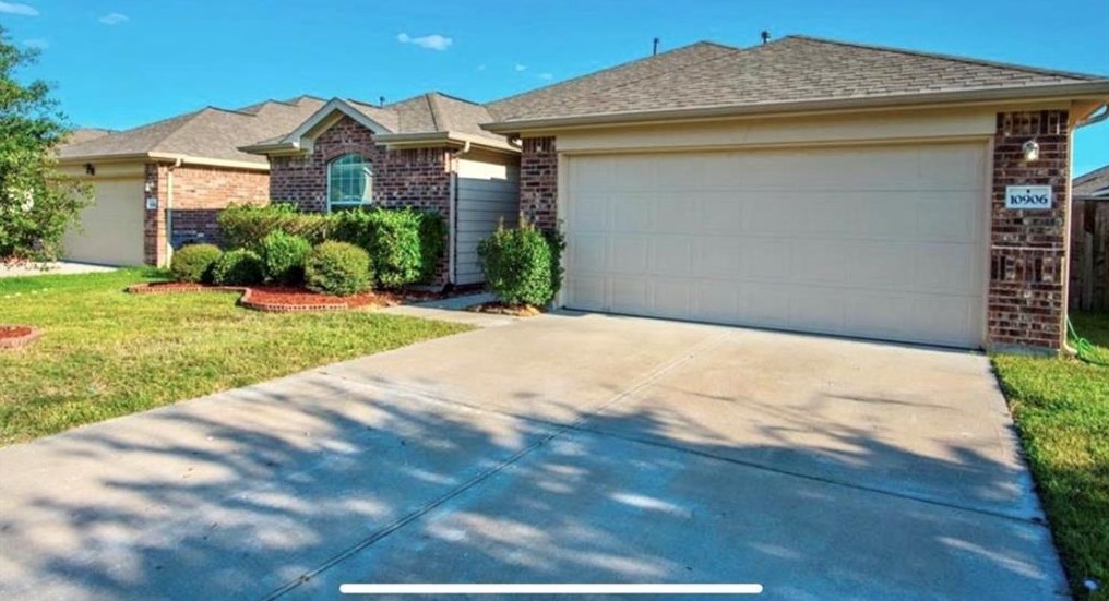10906 Barker Gate Ct, Cypress, TX 77433