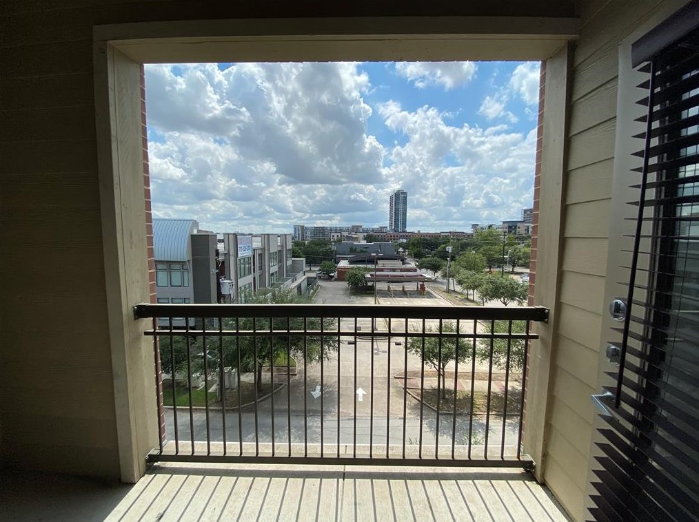 2700 Brazos St #4407, Houston, TX 77006