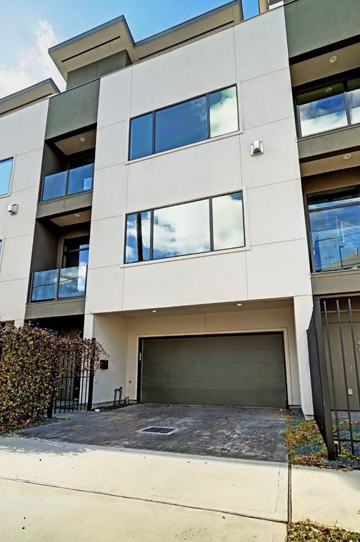 1405 Hickory St, Houston, TX 77007