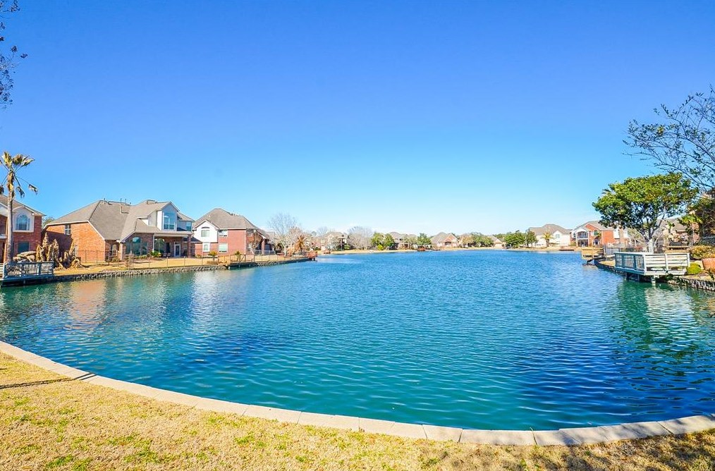5835 Stratford Gardens Dr, Sugar Land, TX 77479