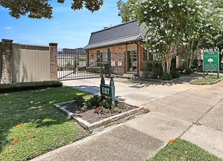 2425 Underwood St Apt 355, Houston, TX 77030