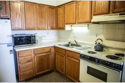 8330 E Jefferson Ave, Detroit, MI 48214 - Photo 12