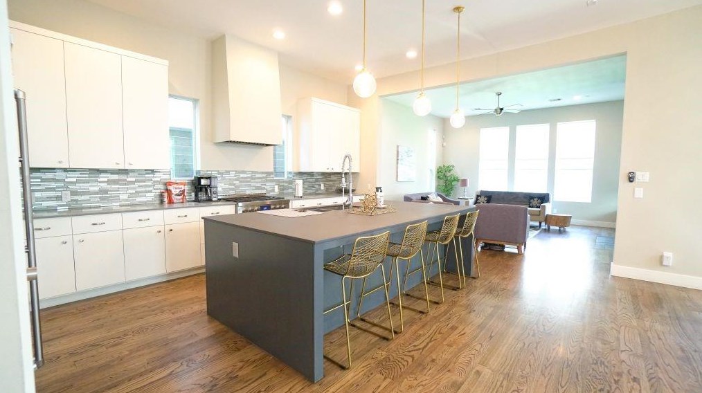 964 Judiway St, Houston, TX 77018-6202