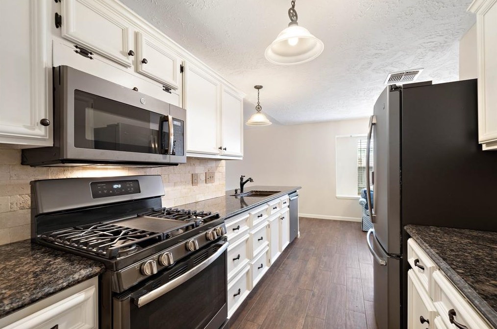 19519 Spanish Needle Dr, Houston TX  77084-4306 exterior