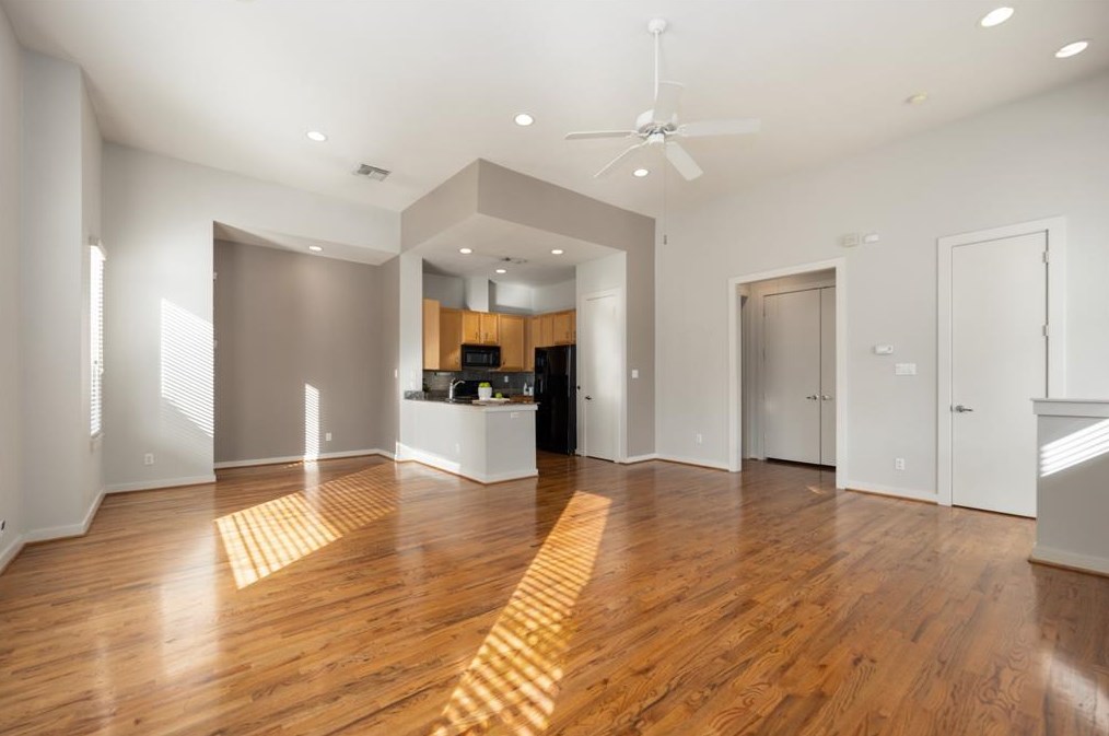 4418 Center St, Houston TX  77007-5618 exterior