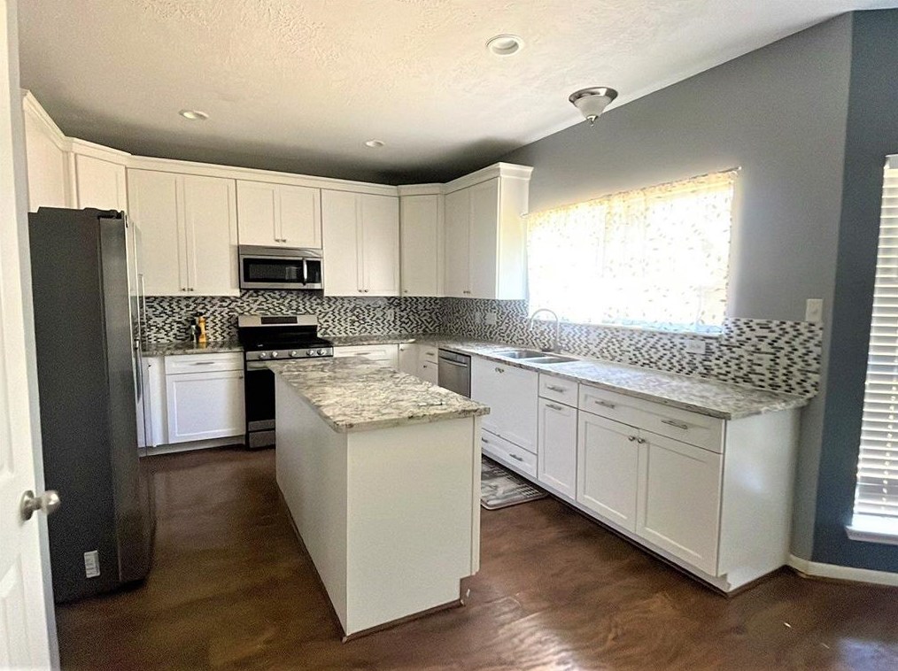 13418 Lynnville Dr, Houston TX  77065-3118 exterior