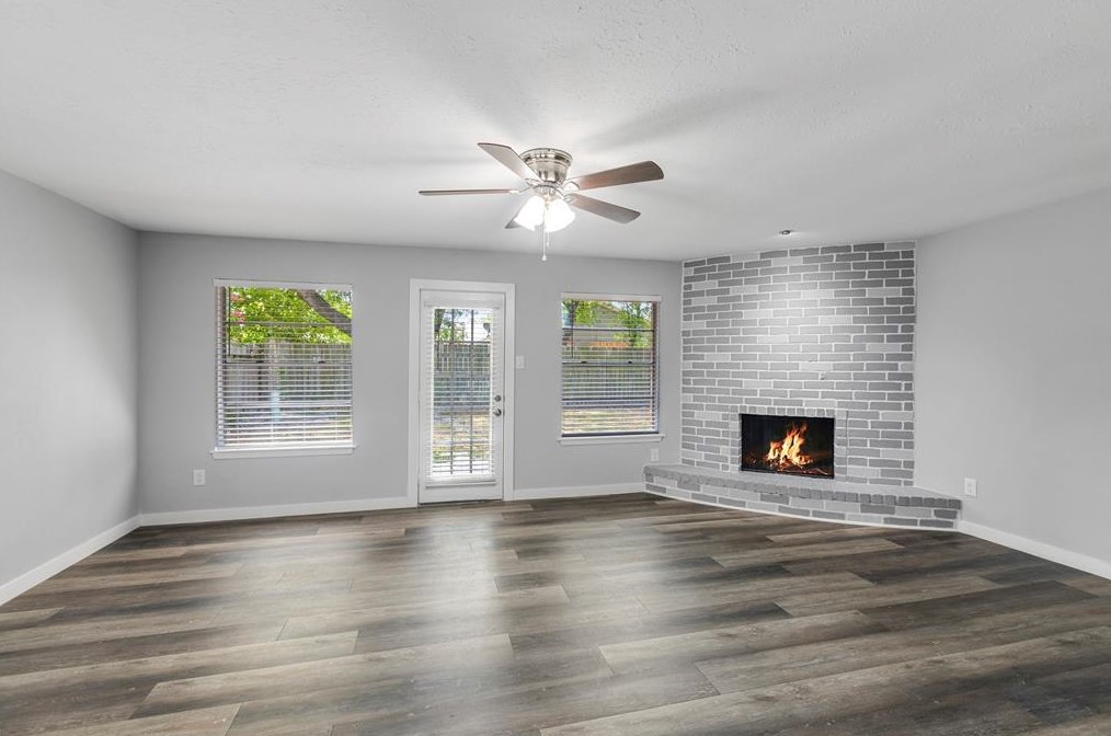 2051 Delphi Ln, Houston TX  77067-2105 exterior