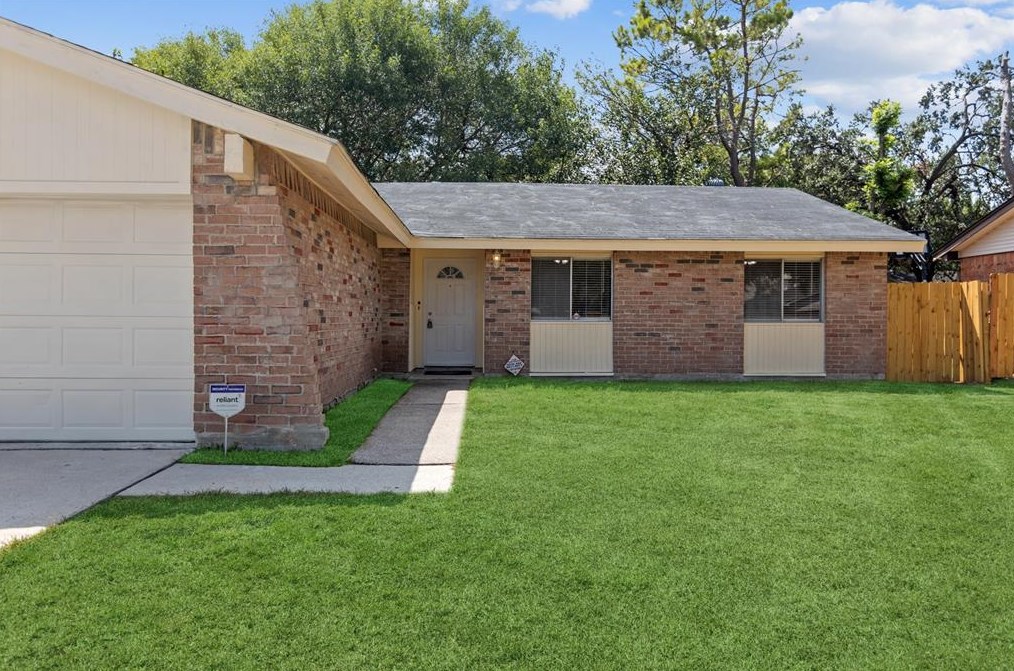 2051 Delphi Ln, Houston, TX 77067-2006