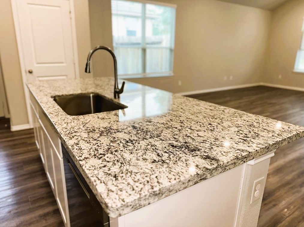 800 Lovebug Ln, Conroe TX  77301-2141 exterior