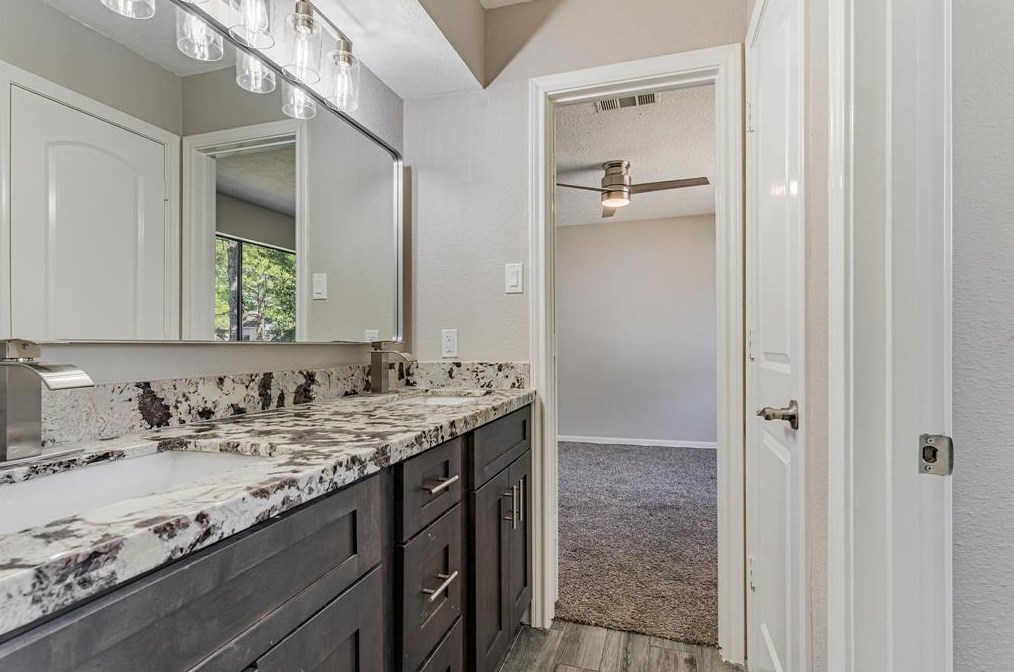 17512 Ponderosa Pne Dr, Houston TX  77090-2060 exterior