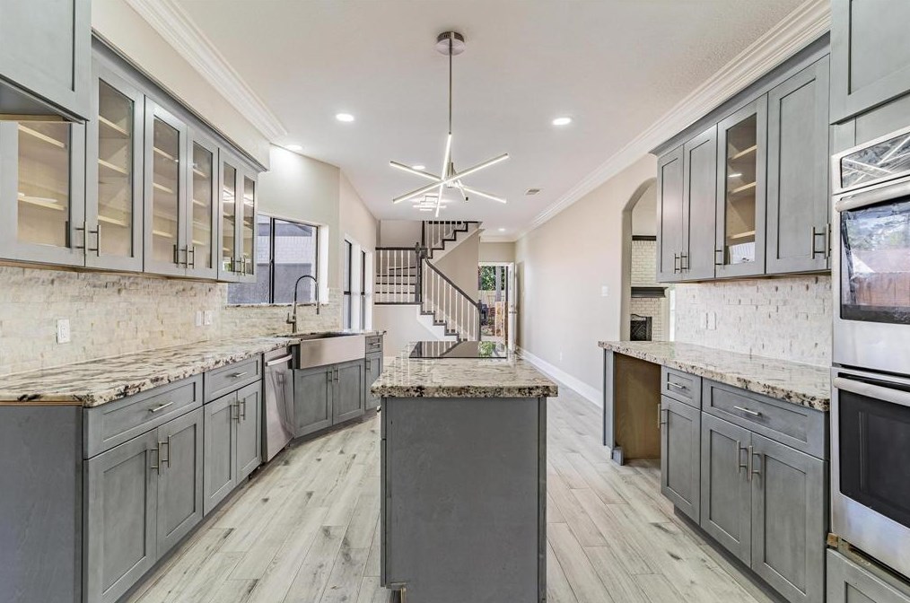 17512 Ponderosa Pne Dr, Houston TX  77090-2060 exterior