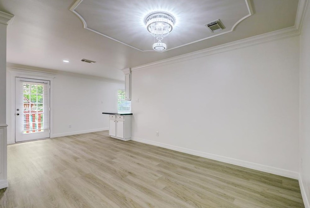 7442 Tall Pines Dr, Houston TX  77088-6608 exterior