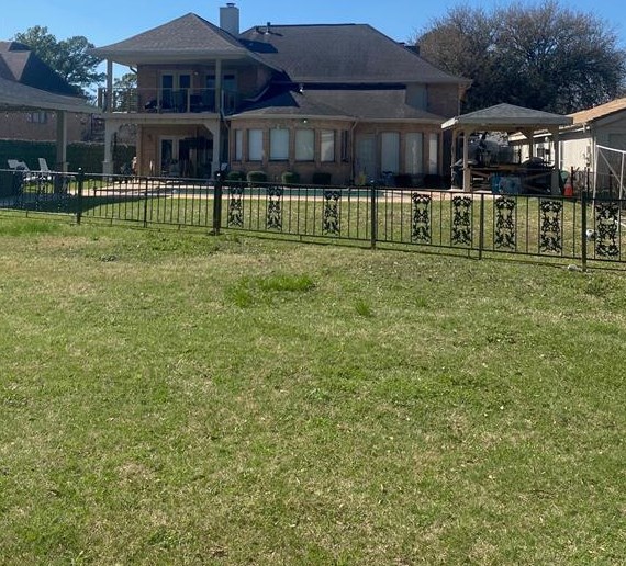 7634 Antoine Dr, Houston TX  77066-4444 exterior